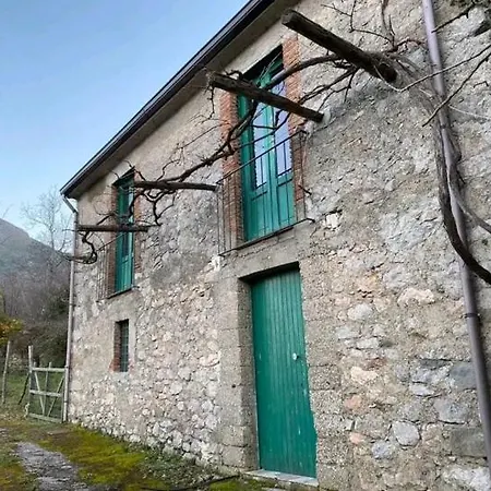 シャレー San Leone. Secluded Barn *
